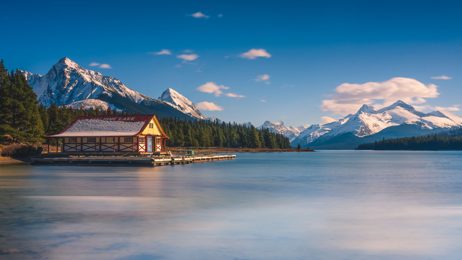 17 Unforgettable Things to Do in Jasper (A Canadian’s Guide)