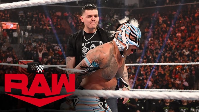 Rey Mysterio RETURNS & hits Dominik Mysterio with a 619 👀 | WWE on ESPN